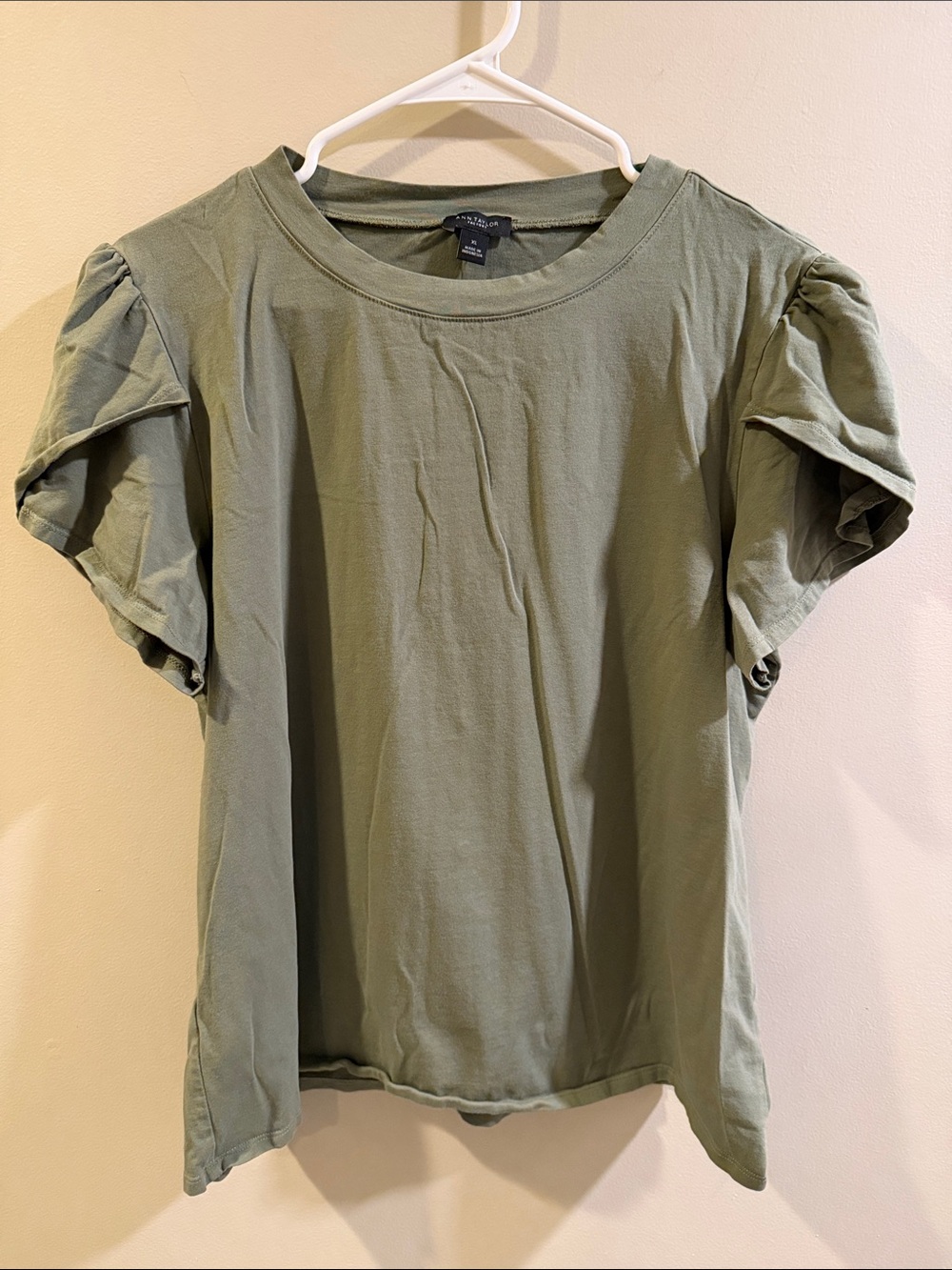 Ann Taylor Olive Short-Sleeve Puff-Sleeve Tee